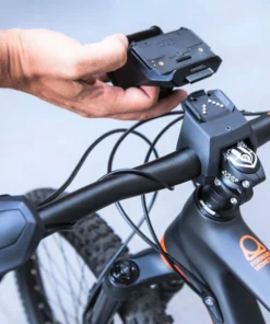 COBI (Bosch) Bosch EBike - COBI.Bike Hub Avec éclairage Avant AmbiSense -Batteries VAE Soldes bosch ebike cobi bike hub eclairage ambisense montage 3840x2160 scaled