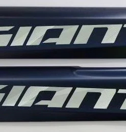 Giant/Liv- Cache Latéral Pour Batterie Energypak 500 Wh Downtube Side Release -Batteries VAE Soldes giant cache lateral side panel batterie downtube bleu fonce gris 2019 explore e plus 2 gts 3840x2160